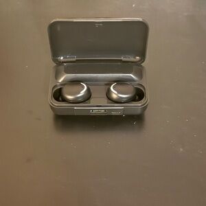 Wireless True Earbuds with Charging Case - Black